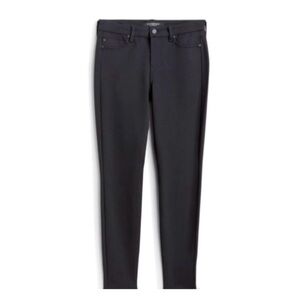 Black Skinny Leg Pants, Brand: Liverpool,
Size 8 Jeans